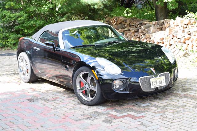 Photo of 2008 Black Pontiac Solstice